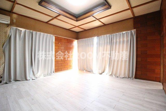 南鷹尾貸家の洋室|使い勝手のいい洋室です