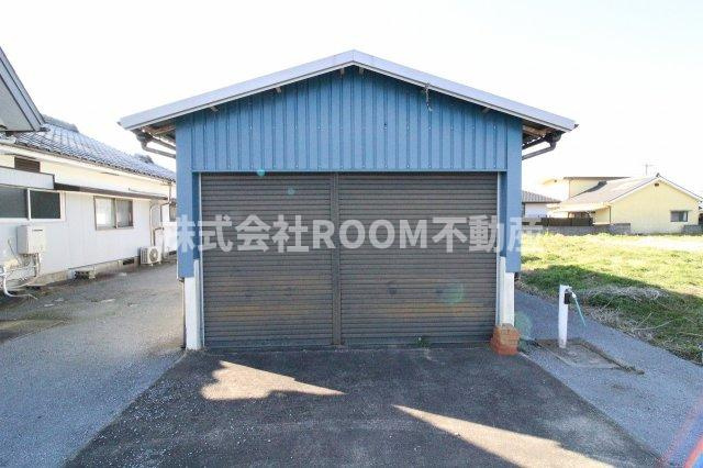 南鷹尾貸家の駐車場|車をお持ちの方に嬉しい駐車場付きの物件です