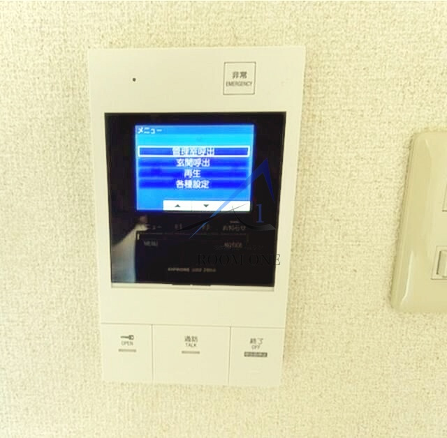 ロイヤルアメニティー東池袋のセキュリティ|モニター付きインターホンです。