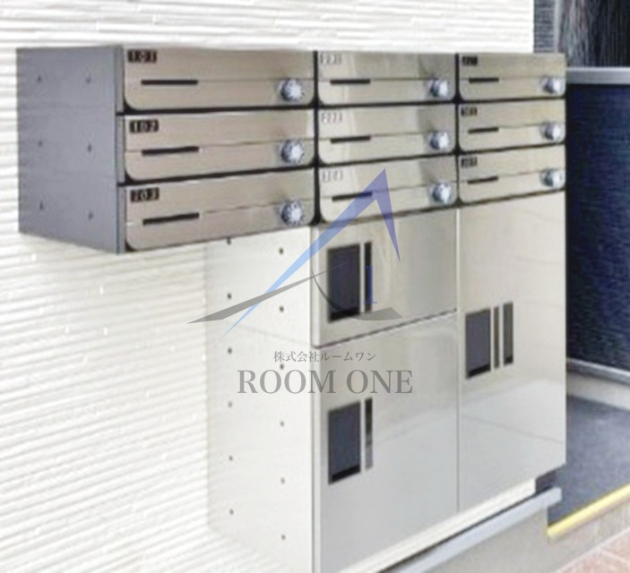 ジュネ谷中のその他共用部分|集合ポストと宅配ボックスです。