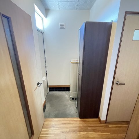 ハイツひとみの玄関