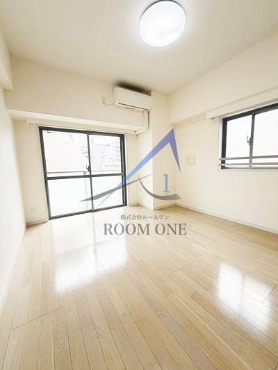 グランヴァン王子駅前の居間・リビング|洋室のお部屋です。