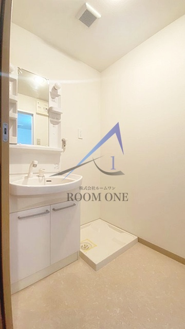 ラティーダ下並木の洗面所|独立洗面台です。