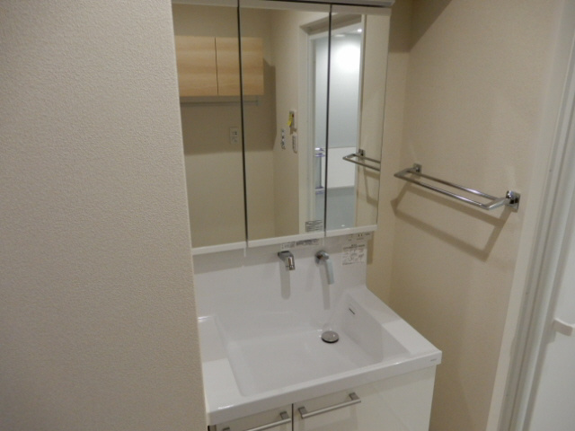 メゾンヴィアソーレAの洗面所