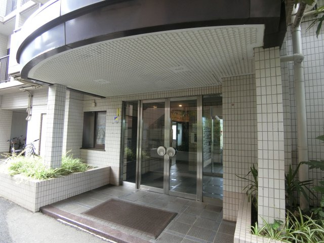 朝日多摩川プラザのエントランス