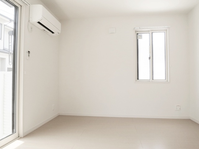 カーサ　ビアンカの居間・リビング|別アングルのリビングです♪