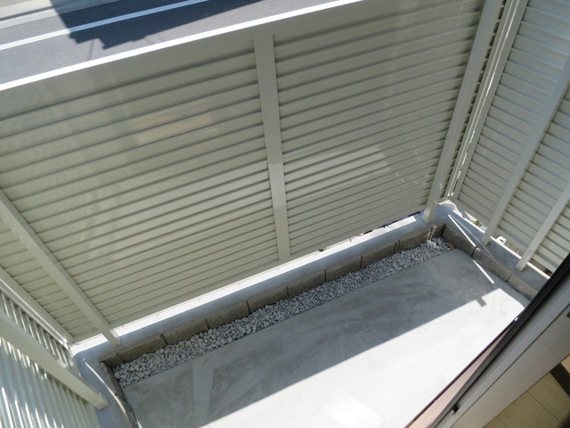 カーサ　ビアンカのバルコニー|バルコニーで洗濯物も干せます♪