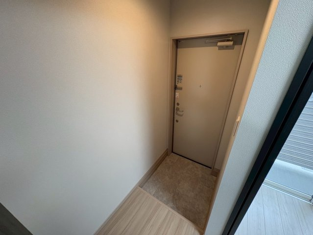 G BASE市川平田の玄関