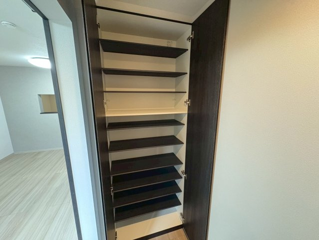 G BASE市川平田の収納