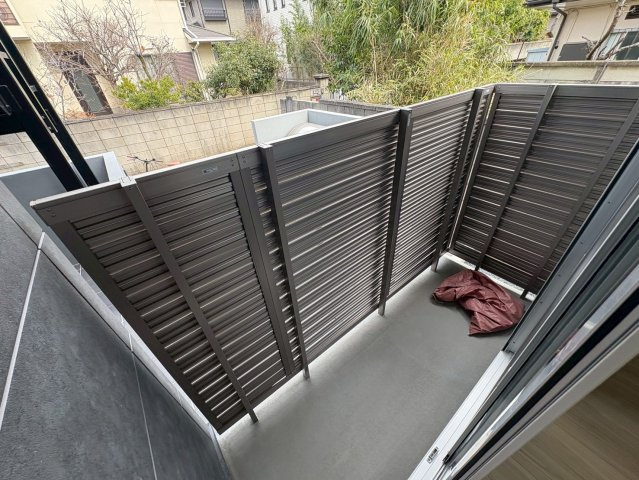 G BASE市川平田のバルコニー