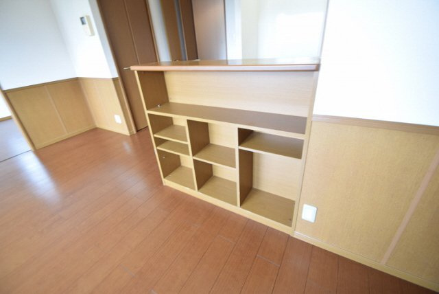 ベルデュールＢのその他|便利なカウンター下収納