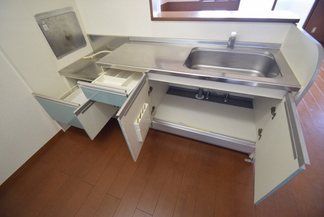 ベルデュールＢのキッチン|キッチン収納