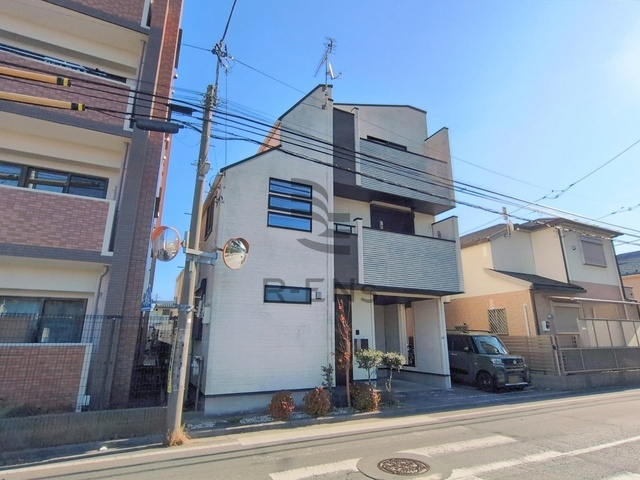 【外観】 | 西東京市新町５丁目　中古戸建て | その邸が魅せる気品・上質感・安らぎ、その全てが日常になります