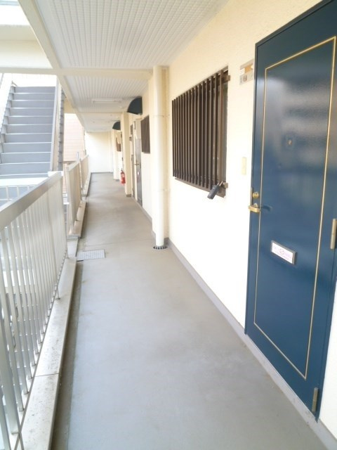 共用廊下スペースは綺麗に清掃されています♪