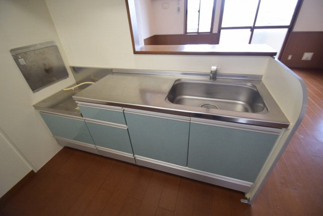 ベルデュールＢのキッチン|2口ガスコンロ設置可、都市ガスです！