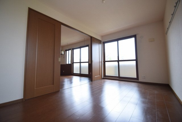 ベルデュールＢの居間・リビング|7.5帖洋室