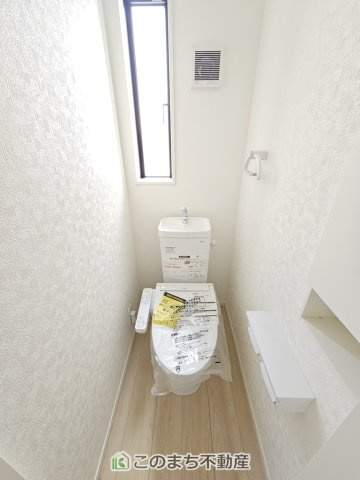 CRADLEGARDEN栃木市河合町第1のトイレ|広々とした玄関スペース♪たくさんの靴を収納できる下駄箱もございます。