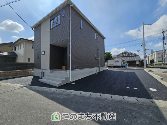 CRADLEGARDEN栃木市河合町第1の駐車場|アスファルト舗装された駐車場は雨の時も水たまりにならずに便利です♪