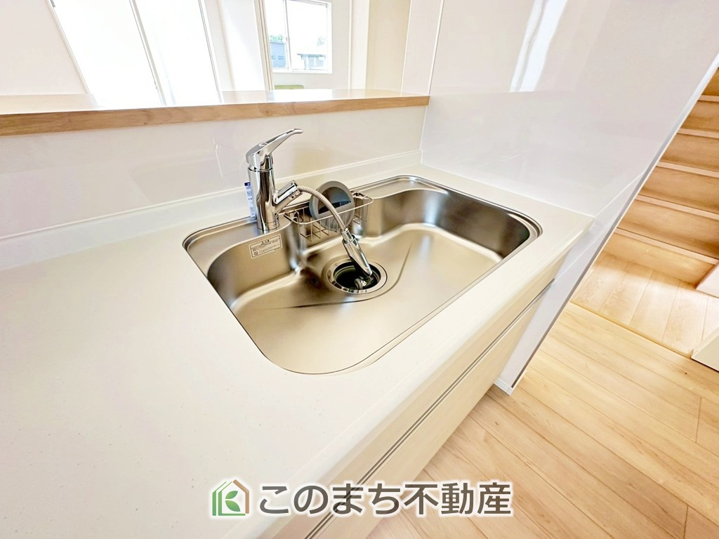 CRADLEGARDEN栃木市河合町第1のキッチン|同社施工物件の写真です。※建具やフローリング、その他仕様が違う場合がございます。