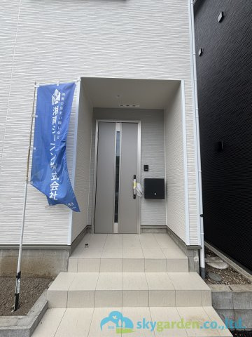 平塚市山下第15　新築戸建　全4棟2号棟の玄関