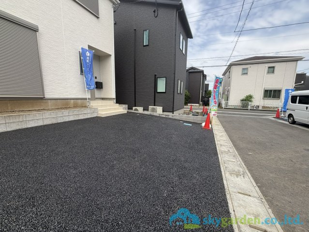 平塚市山下第15　新築戸建　全4棟2号棟の駐車場