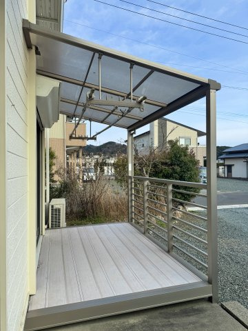 浜名区引佐町井伊谷　中古戸建てのバルコニー|サンテラス♪雨が降っても洗濯物が濡れすぎる心配がありません！