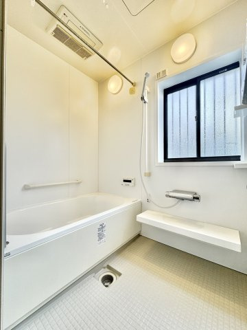 浜名区引佐町井伊谷　中古戸建ての浴室|足を伸ばしてゆったりバスタイム♪