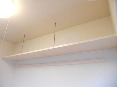 ベラジオ四条堀川の収納|吊り棚