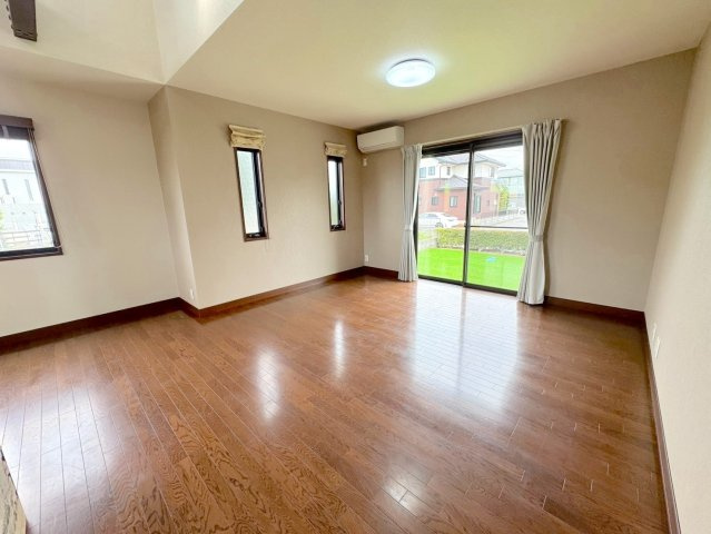 【居間・リビング】 | 深谷市小前田　中古戸建
