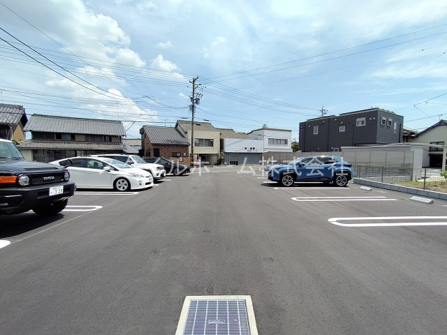 カーサ・ソラーレの駐車場