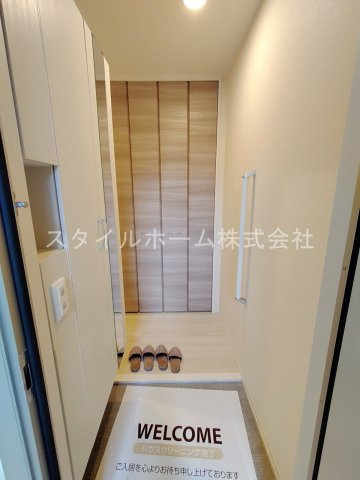 カーサ・ソラーレの玄関|別部屋写真です。