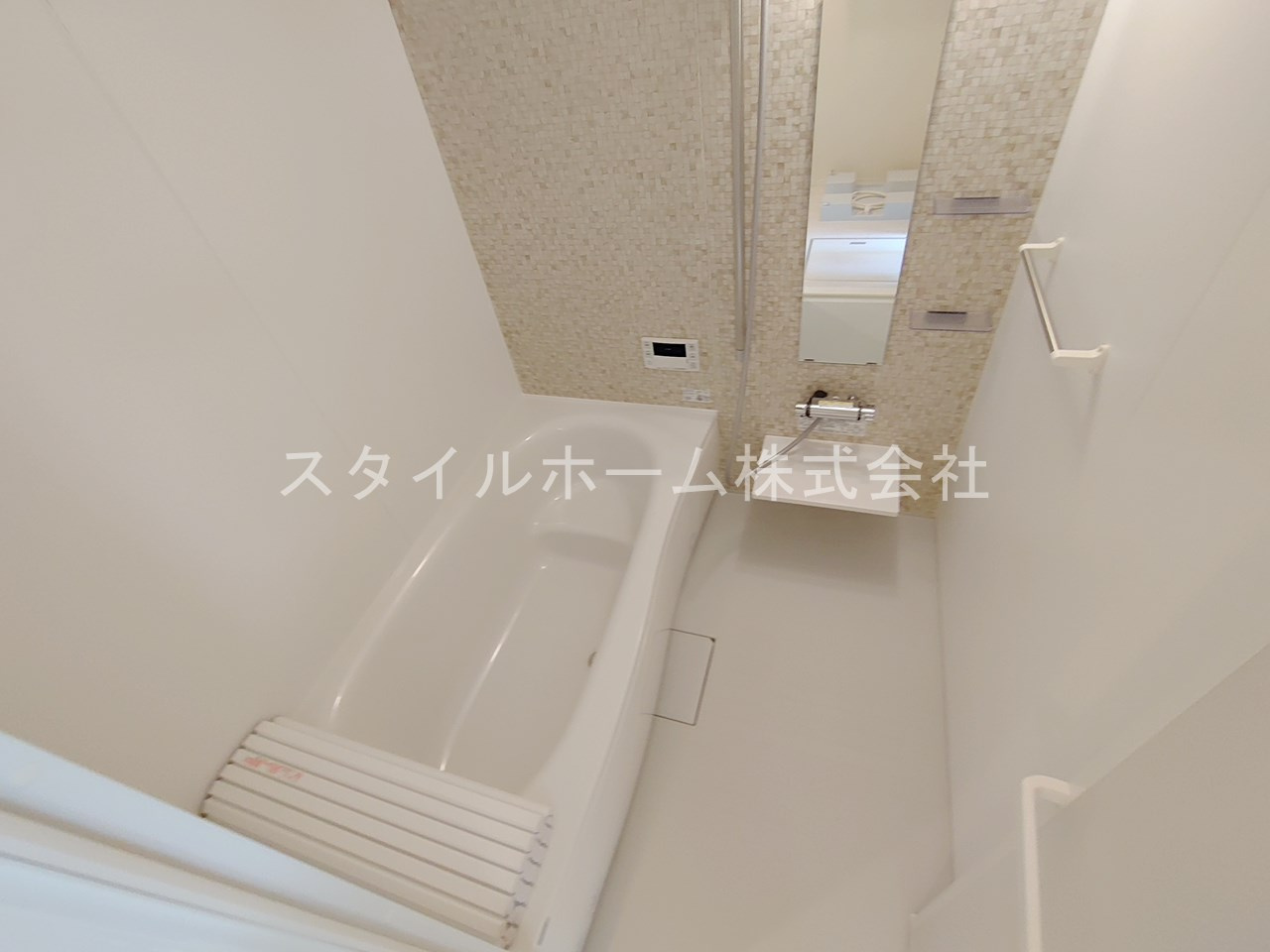 カーサ・ソラーレの浴室|別部屋写真です。