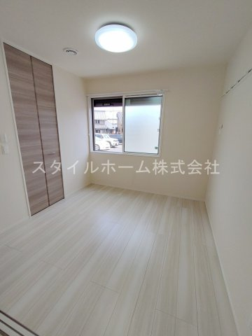 カーサ・ソラーレの居間・リビング|別部屋写真です。