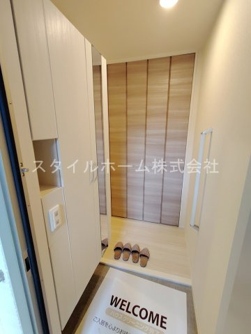 カーサ・ソラーレの玄関|別部屋写真です。