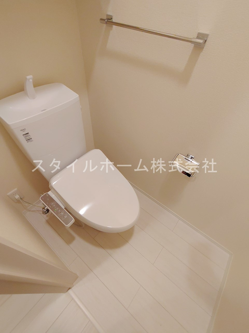 カーサ・ソラーレのトイレ|別部屋写真です。