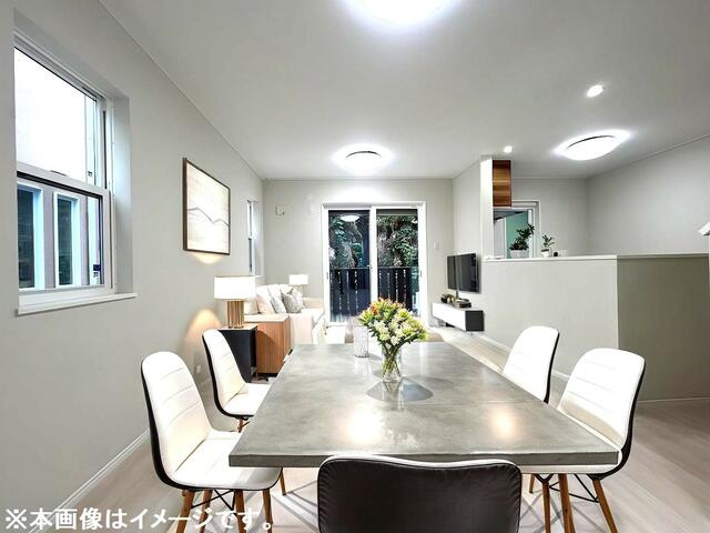 船橋市飯山満町３丁目戸建の居間・リビング