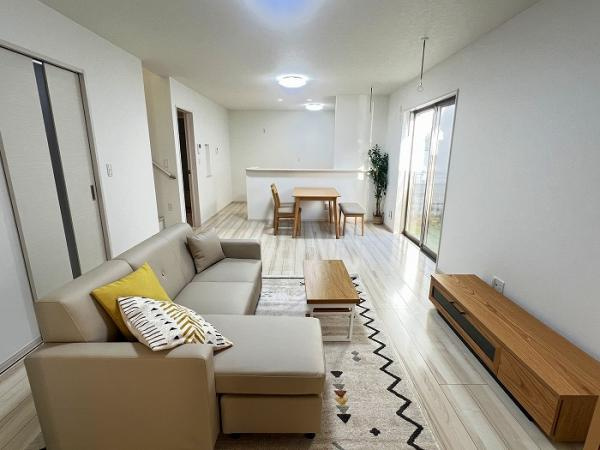 船橋市習志野台８丁目１－２５－７の居間・リビング