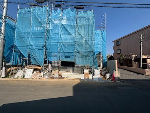 ブルーミングガーデン　市川市大野町３丁目３１棟／１期２８号棟の前面道路含む現地写真|28号棟:外観写真