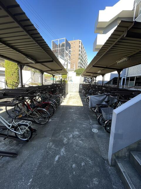 セレネ北小金Ⅱの駐車場