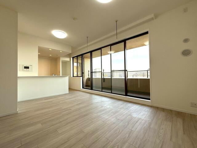 レクセルマンション高根公団の居間・リビング