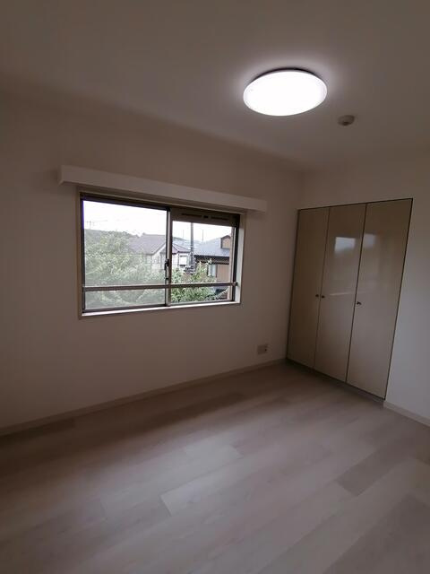 サンクレイドル薬園台壱番館の居間・リビング