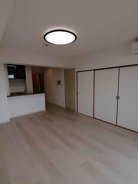 サンクレイドル薬園台壱番館の居間・リビング