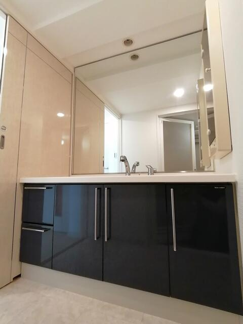 サンクレイドル薬園台壱番館の居間・リビング