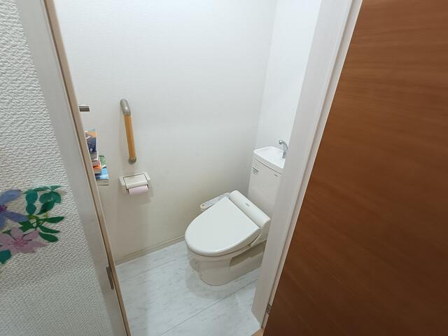 松戸市五香西２丁目中古一戸建てのトイレ