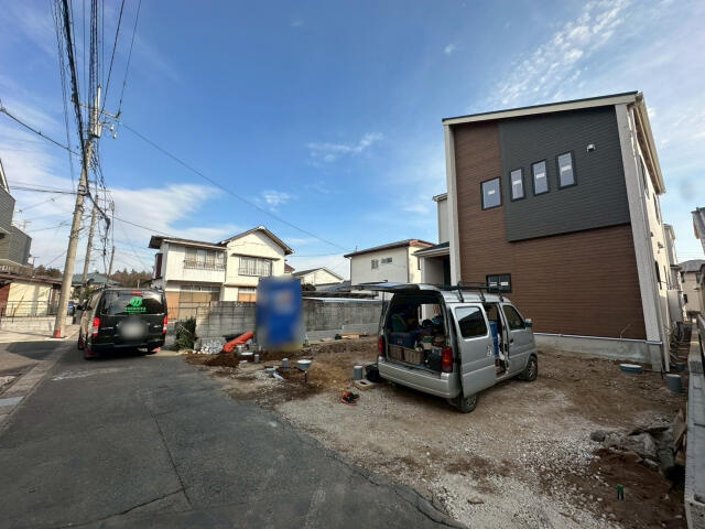 ブルーミングガーデン　松戸市高塚新田４期２棟／４期２号棟の前面道路含む現地写真|1号棟:前面道路含む外観写真