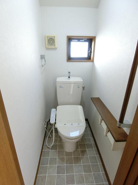 松戸市　栄町８丁目戸建てのトイレ