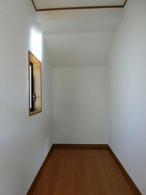 松戸市　栄町８丁目戸建ての洋室