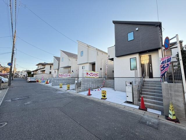 松戸上本郷４丁目　第１期の前面道路含む現地写真