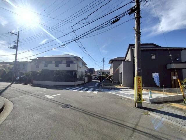 ４２３３船橋市三山２３期１棟の前面道路含む現地写真