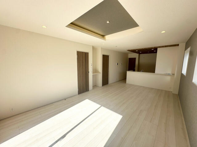 ブルーミングガーデン　鎌ケ谷市北中沢３丁目２棟／１期２号棟の居間・リビング|2号棟:リビング